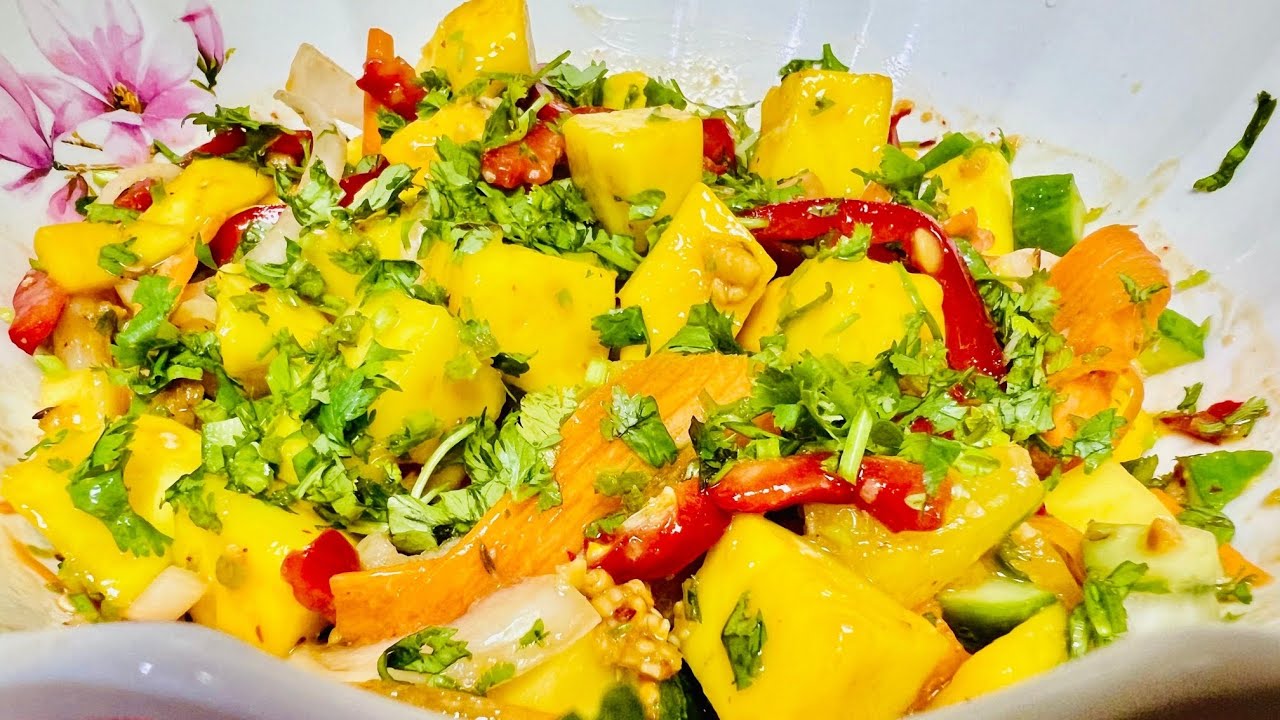 THAI MANGO SALAD