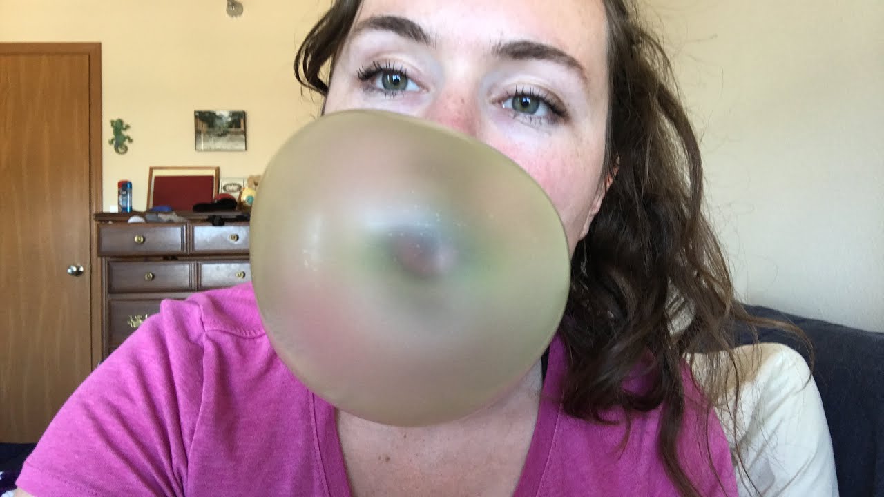 ASMR Gum Chewing/ Hand Movements