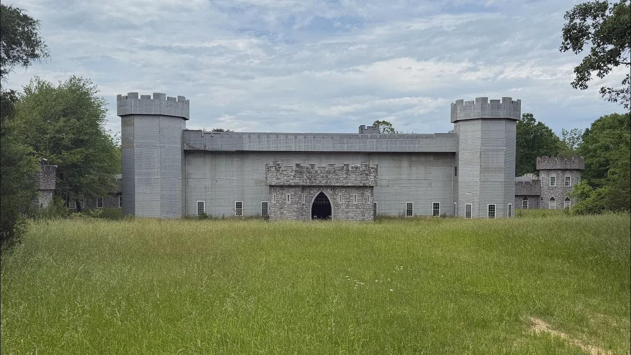 Verlassenes Schloss mit all seinen Geheimnissen – Alles steht noch wie damals!