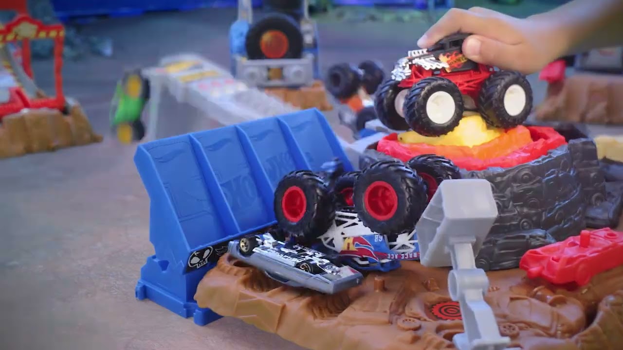 MONSTER TRUCKS SYSTEM OF PLAY ULTIMATE CRUSH YARD PLAYSET | AD