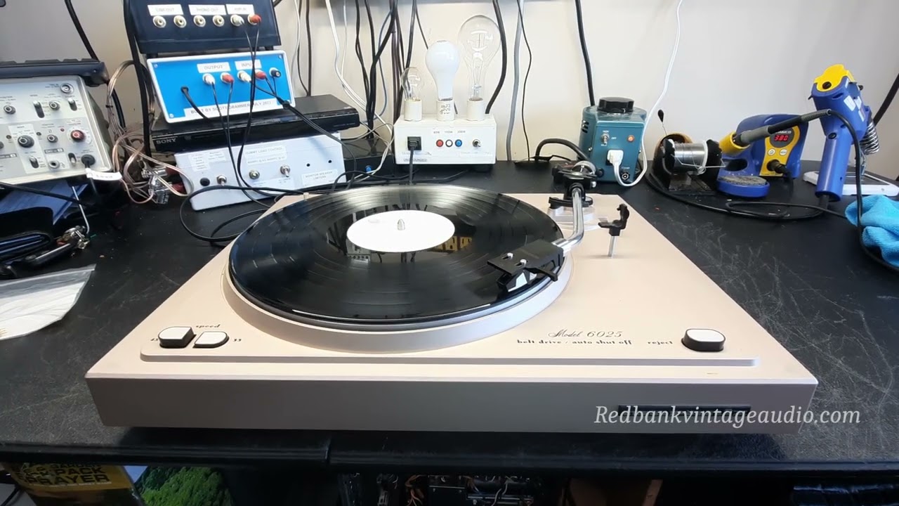 Проигрыватель виниловых пластинок Marantz 6025