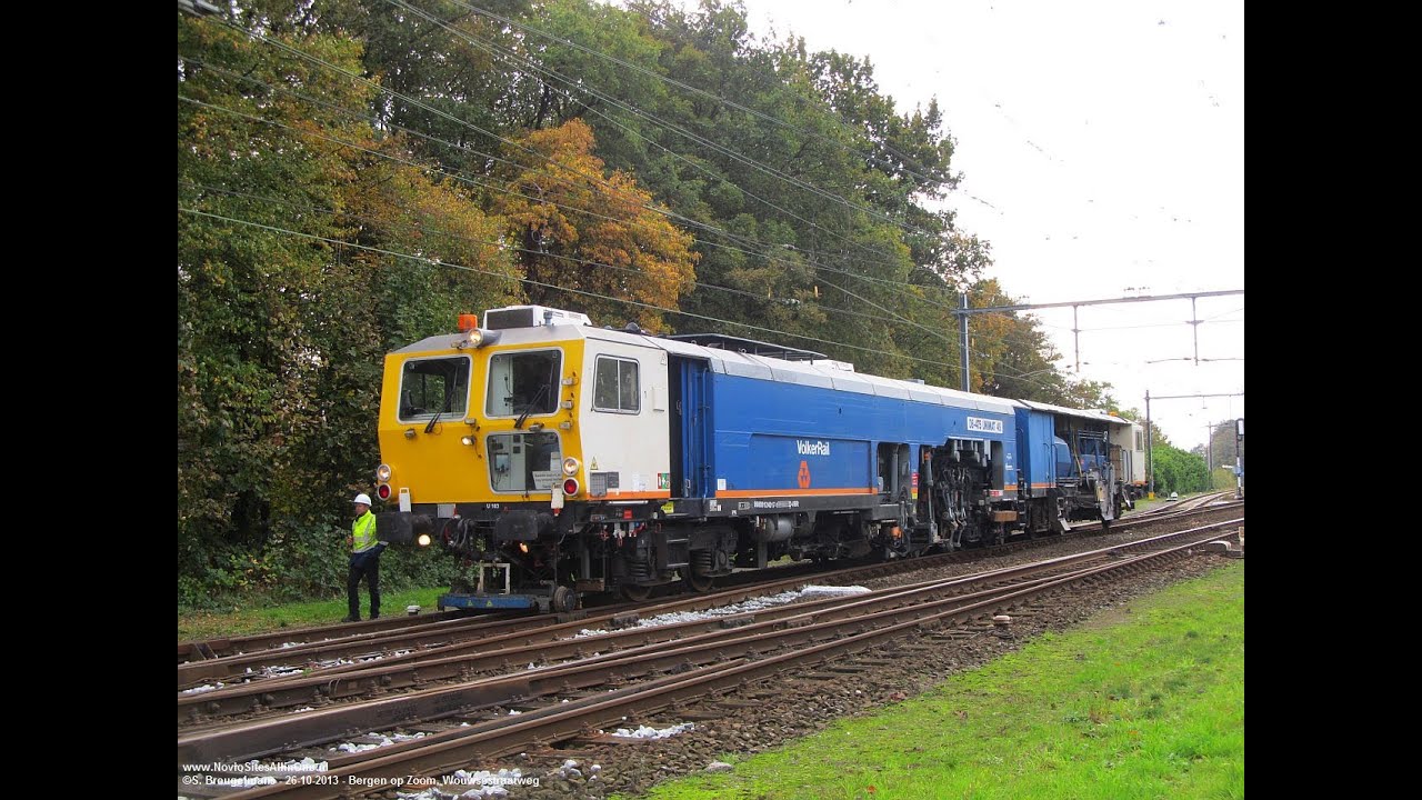 VolkerRail Plasser & Theurer 08-475 Unimat 4S in action @ Bergen op Zoom (NL) 26-10-2013