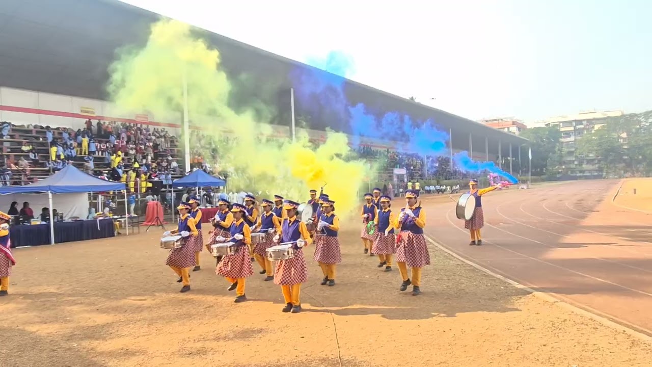 @1st prize winner Aki kurla girls @performing at university stadium @marine drive@mumbai@maharashtra
