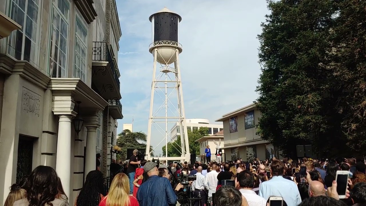 Warner Bros. Tower Logo reveal - November 2019