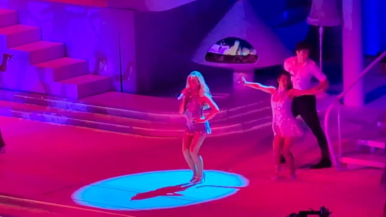 Sabrina Carpenter - Tears - live at Madison Square Garden (from sec 209) - 26-Oct-2025 - Pixel 9 Pro