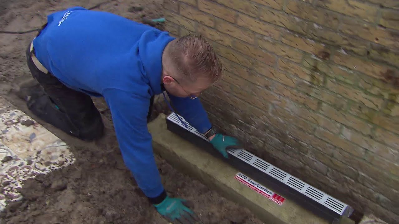 Regenwater afvoeren naar het riool of slim gebruiken in je tuin? Ivo legt het je uit in deze video!