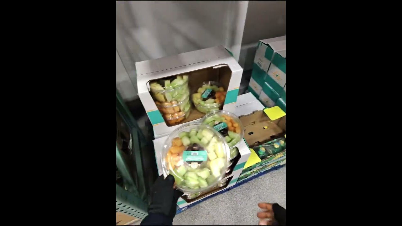 Grocery shopping with meta rayban #rayban #raybanmeta 