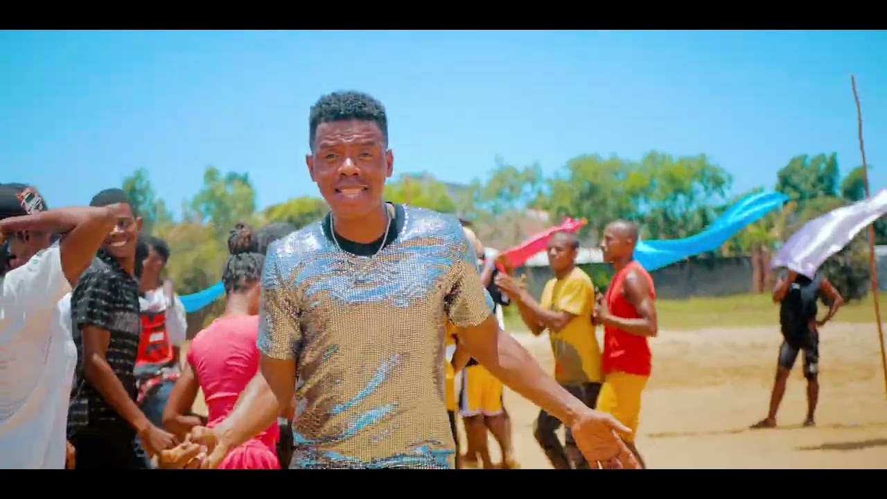 ROVËLJOH - GITÀRA MIANKIGNY [OFFICIEL CLIP BY MINI PICTURE 2026]