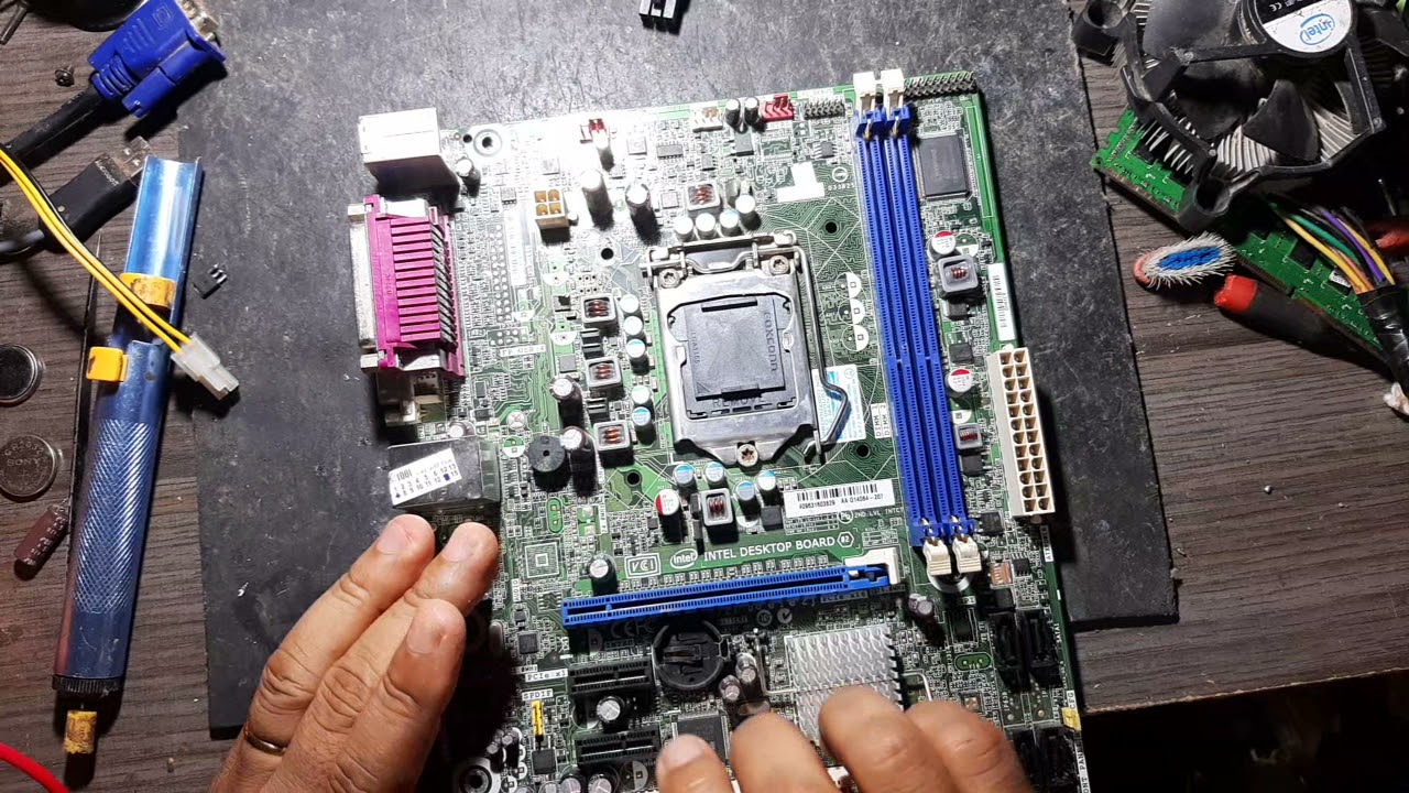 OLHA QUE CURTO!  PLACA MÃE NÃO LIGA PROBLEMA RESOLVIDO.