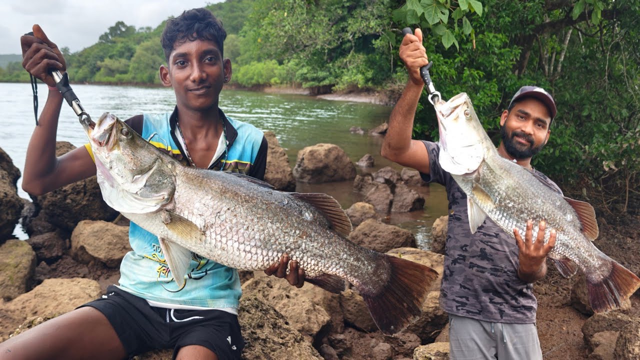 पहिल्यांदाच पकडला एवढा मोठा मासा , साडे पाच कीलोचा जिताडा | barramundi fishing kokan @TejaGurav 