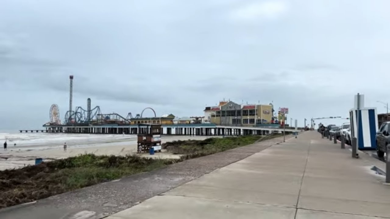 4K Virtal Walk Galveston Seawall, Relaxing Walk Rainy Beach Texas, Treadmill Walk, Rainy Ambiance