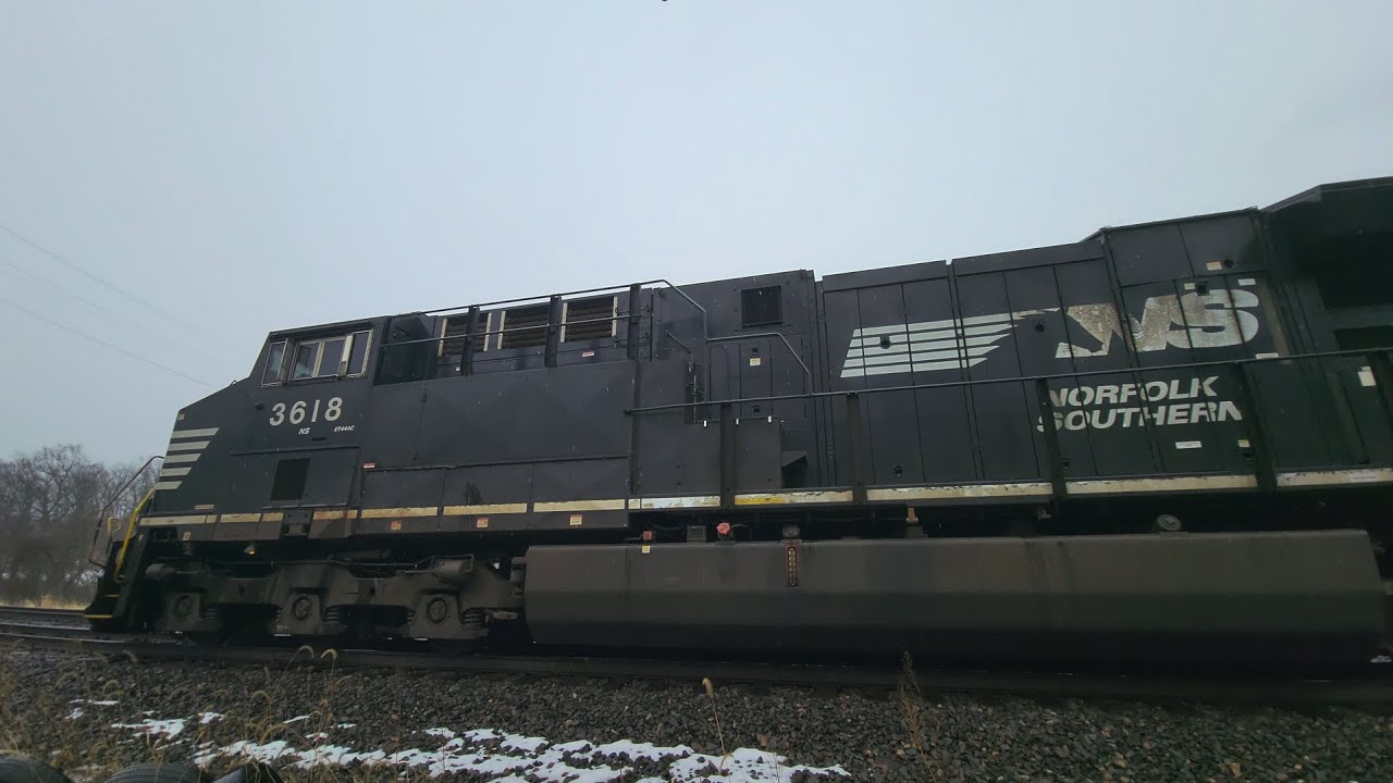 Hear The Heavy Pull of These Roaring NS Locomotives 