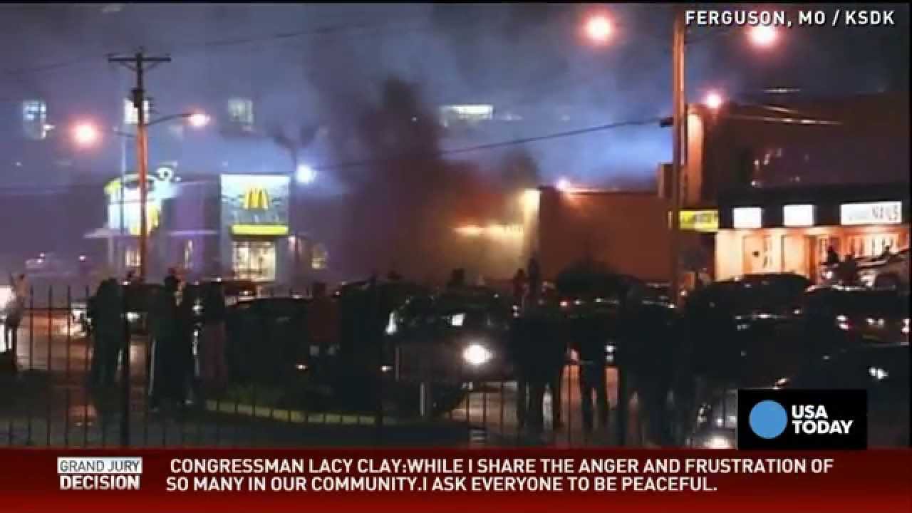 Ferguson protesters looting, burning businesses, police cars