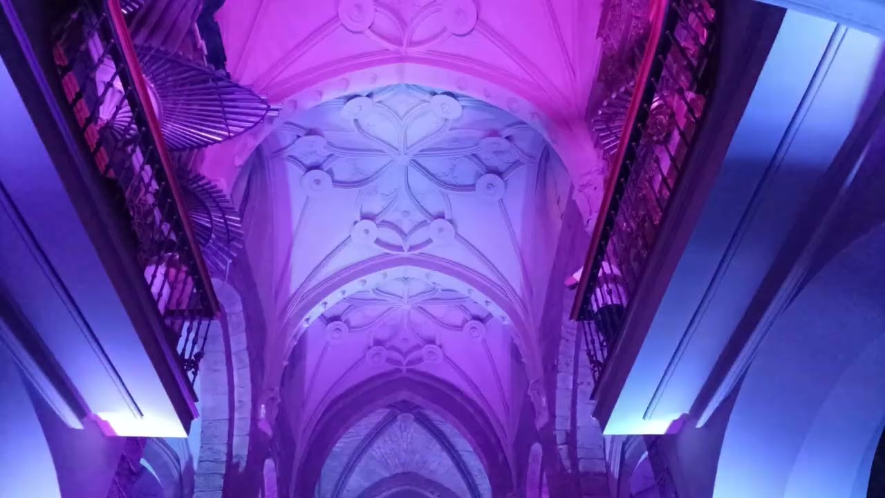 HoraZioZamora.- Espectáculo de luz y sonido. Iglesia de Santa María del Azogue, Benavente (Zamora).