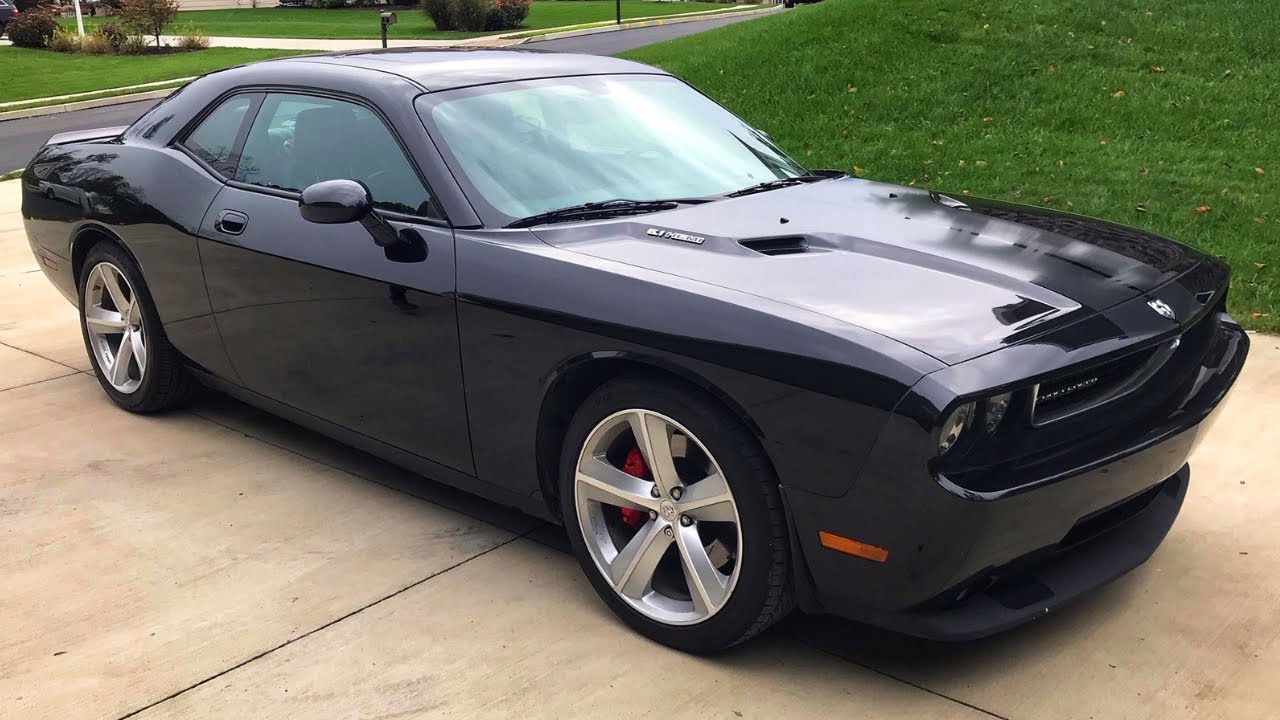 Dodge Challenger SRT8 2009 года: удовольствие от езды на маслкаре по сниженной цене