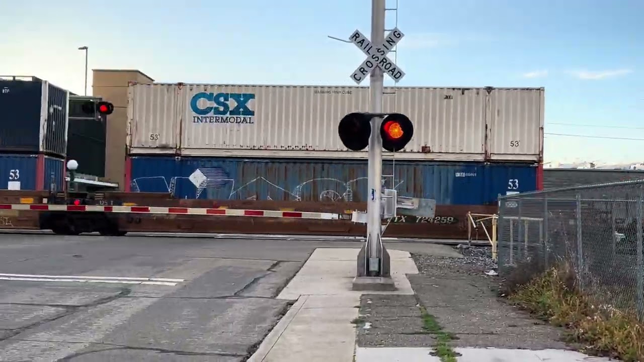 Near Miss - UP 5951 Z-Train Imtl w/ Mid DPU South - E, Elm Street. Railroad Crossing, Lodi CA