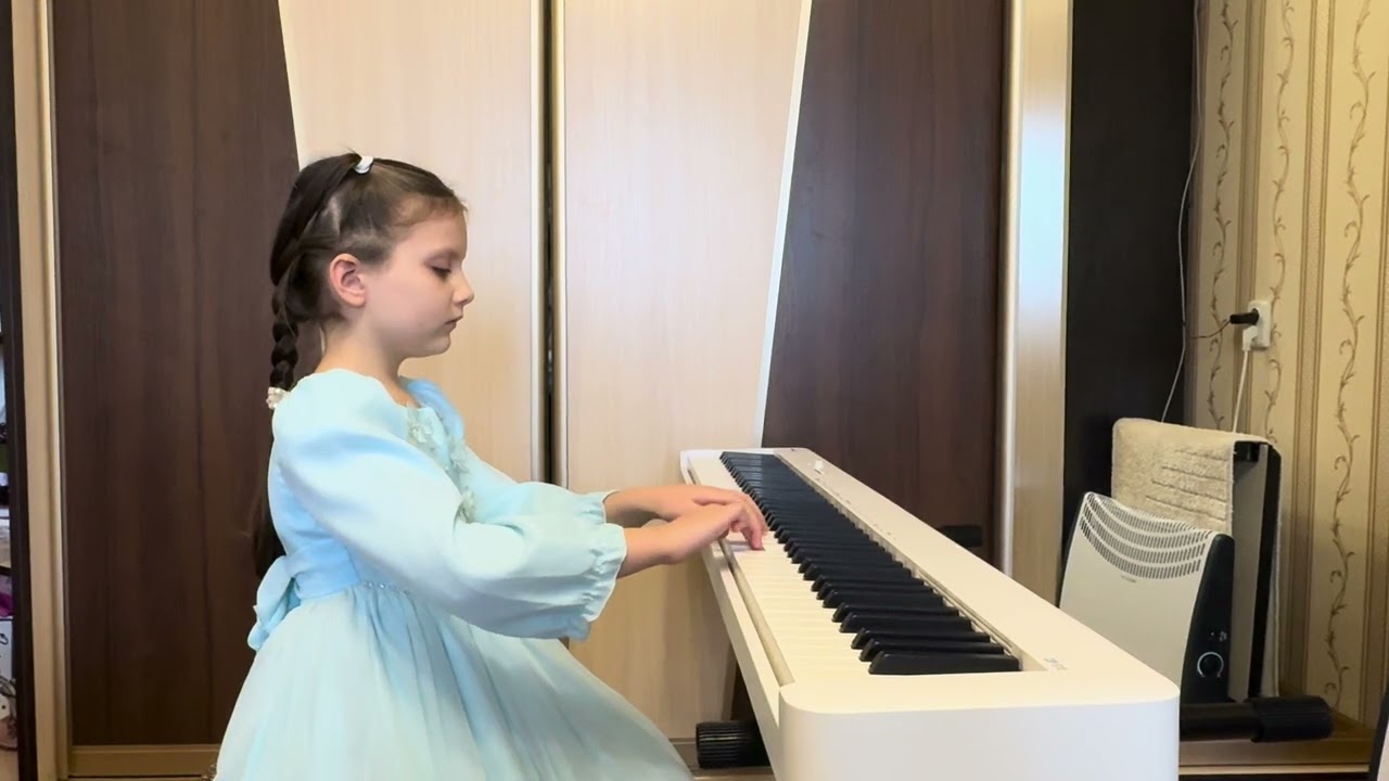 Бикова Аліса, 7 років. К. Черні, Етюд 8; Л. Волошина Варіації на тему укр.нар. пісні«Ой ти, дівчино»