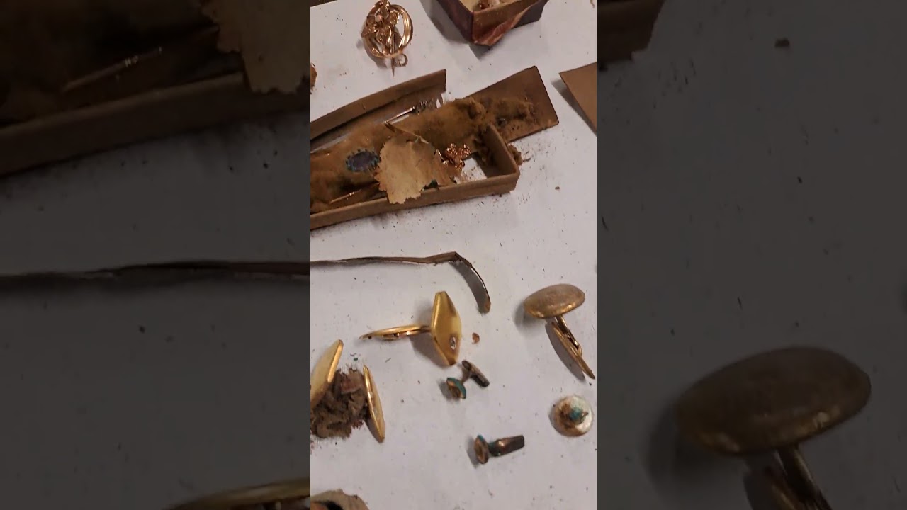 Wałbrzyski skarb #dolnyslask #podziemia #tajemnice #treasure #wałbrzych #depozyt #skarby #monety