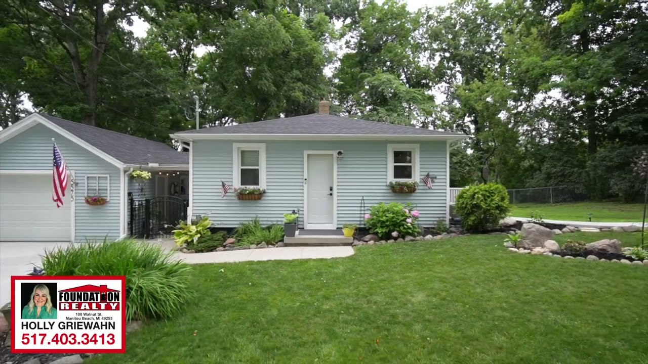 5575 Robinwood Ct, Manitou Beach, MI 49253