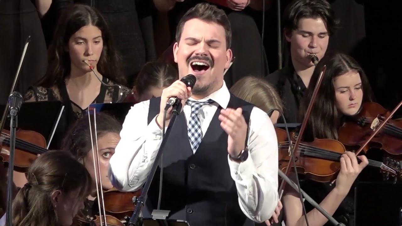 NJEJ - Orkester & zbor I. gimnazije v Celju (solo: Sergije Lugovski)