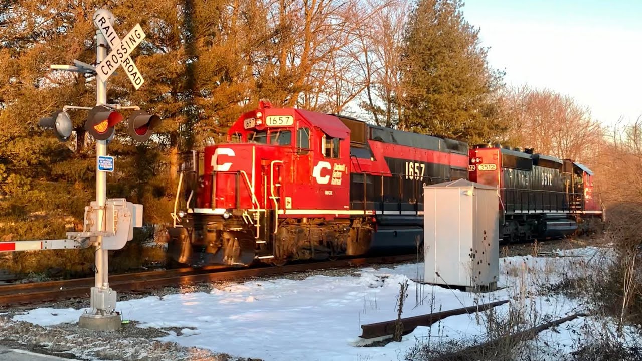 Train Rescue!  Train Stalled Going Up Steep Grade & Needs 2 More Locomotives, 4 Total Locomotives!