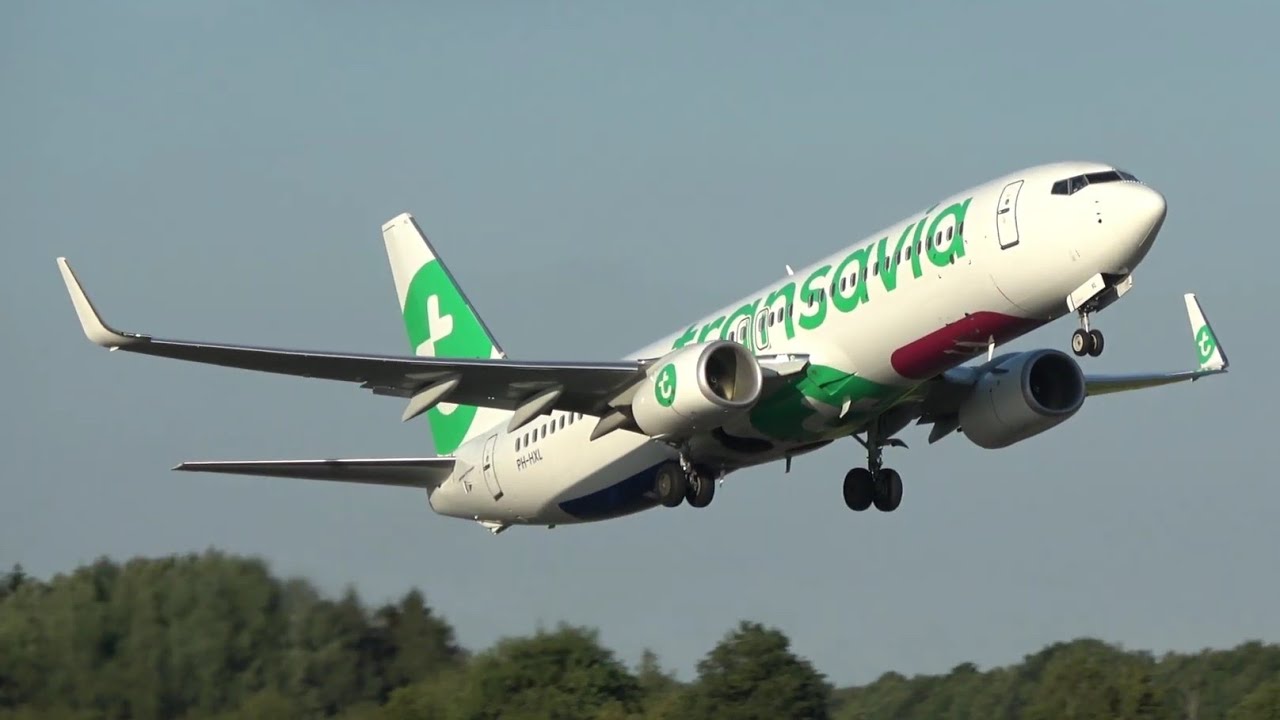(4K) Plane spotting at Groningen airport Eelde - MD83, 737, AN12, A330, CRJ700, 727 etc