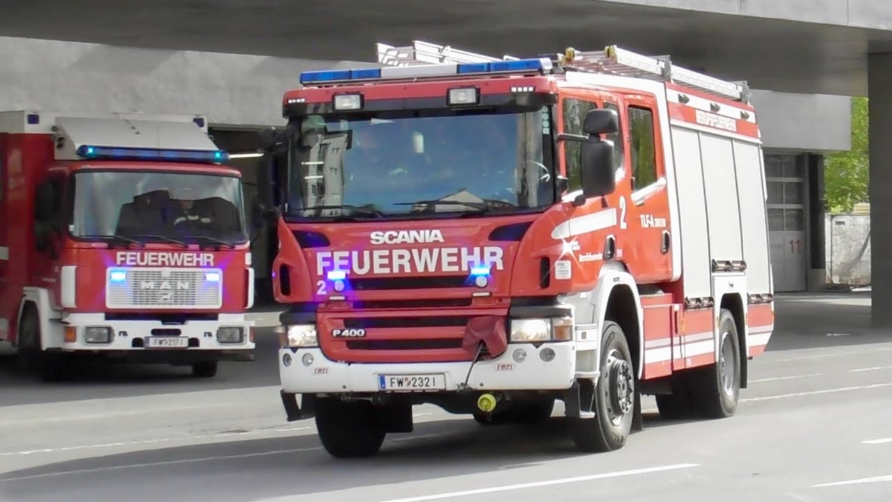 [Gebäudebrand] 7 Fahrzeuge von Berufsfeuerwehr & ÖRK Innsbruck auf Einsatzfahrt!