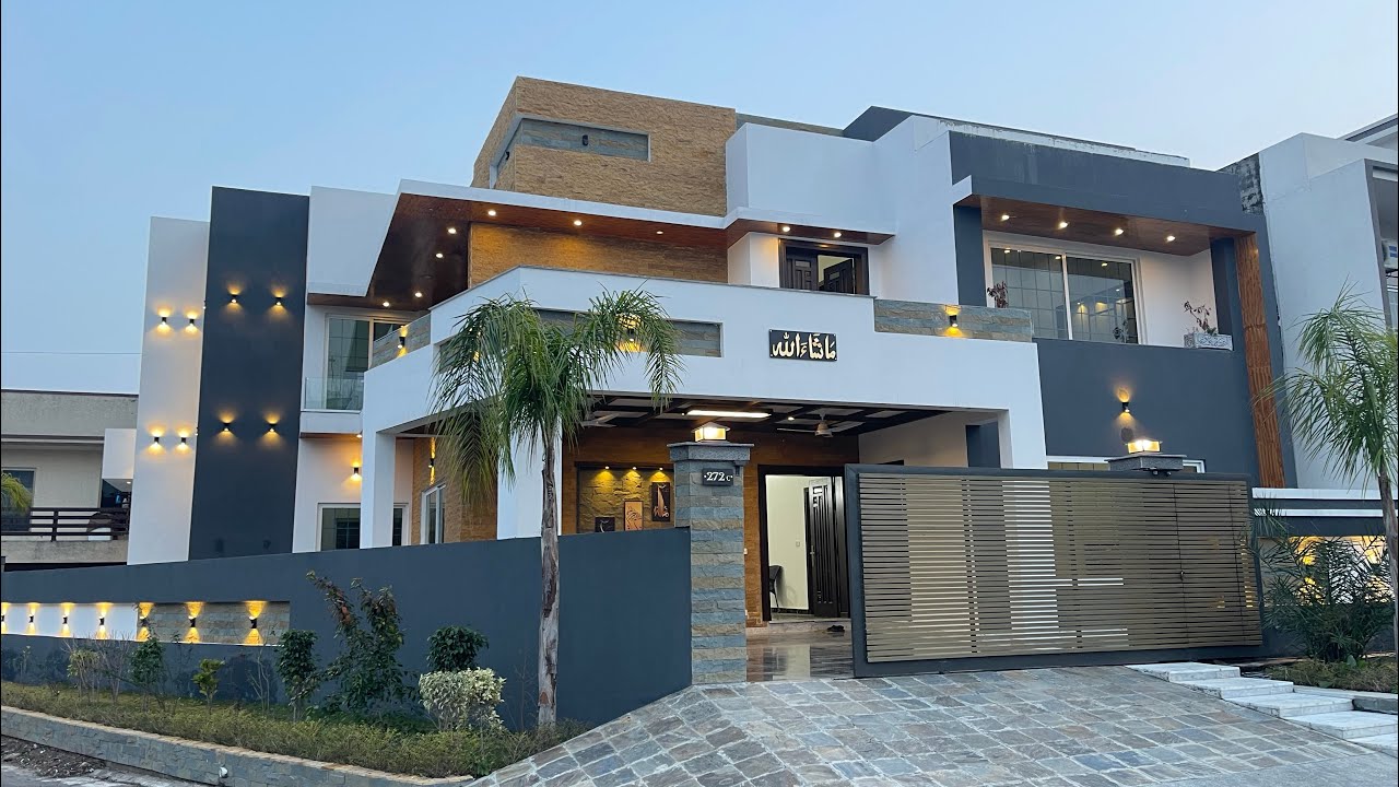 16 Marla Corner House For Sale in Media Town Islamabad