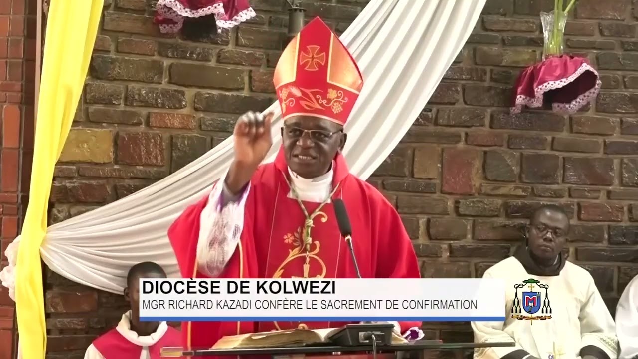 @Diocesedekolwezi : Mgr Richard Kazadi confère le sacrement de confirmation à mariapolis. Suivez