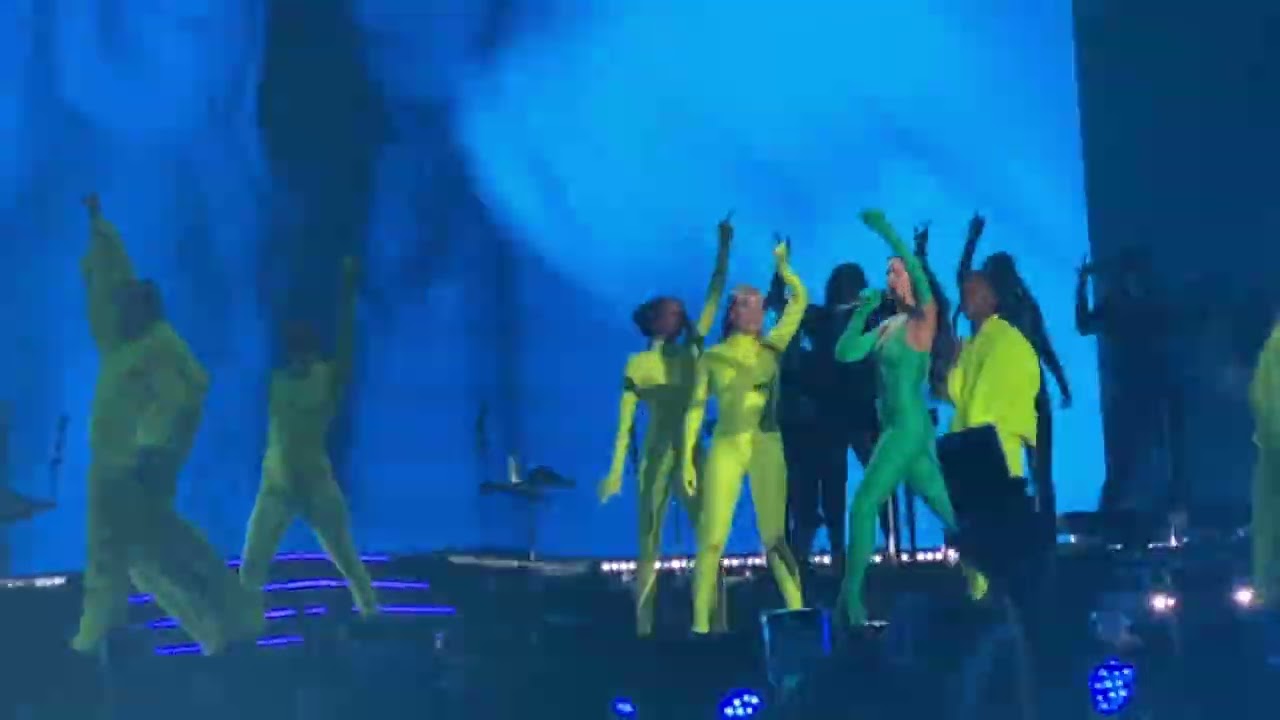 Dua Lipa - Be the One (Hablando español. Ciudad de México 21/09/22)