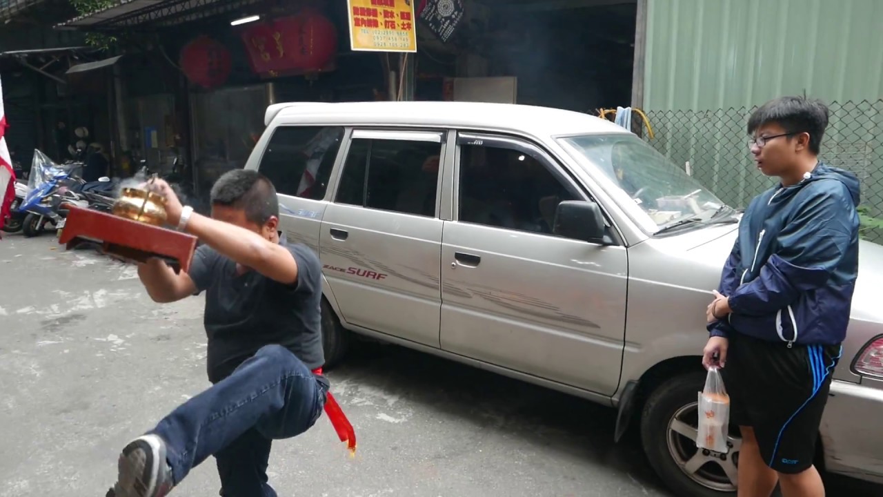 106.11.5花蓮天浩宮往新莊財神殿會香5【大叔旋轉指尖淨爐】