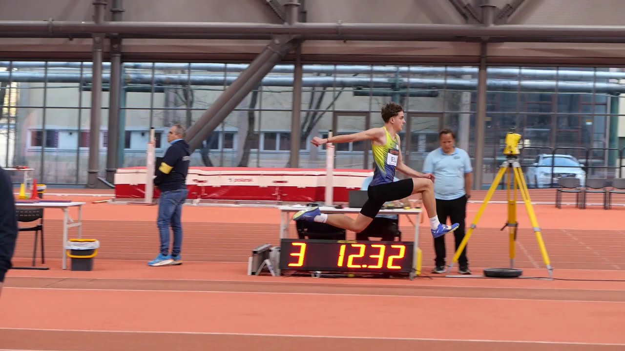 Bella Mátyás bronzérmet érő sorozata hármasugrásban