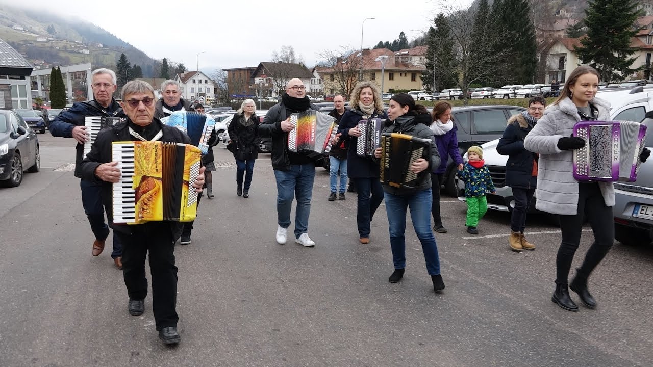 Festival d'accordéon La BRESSE janv 2020 animation au marché et dans les bars 2