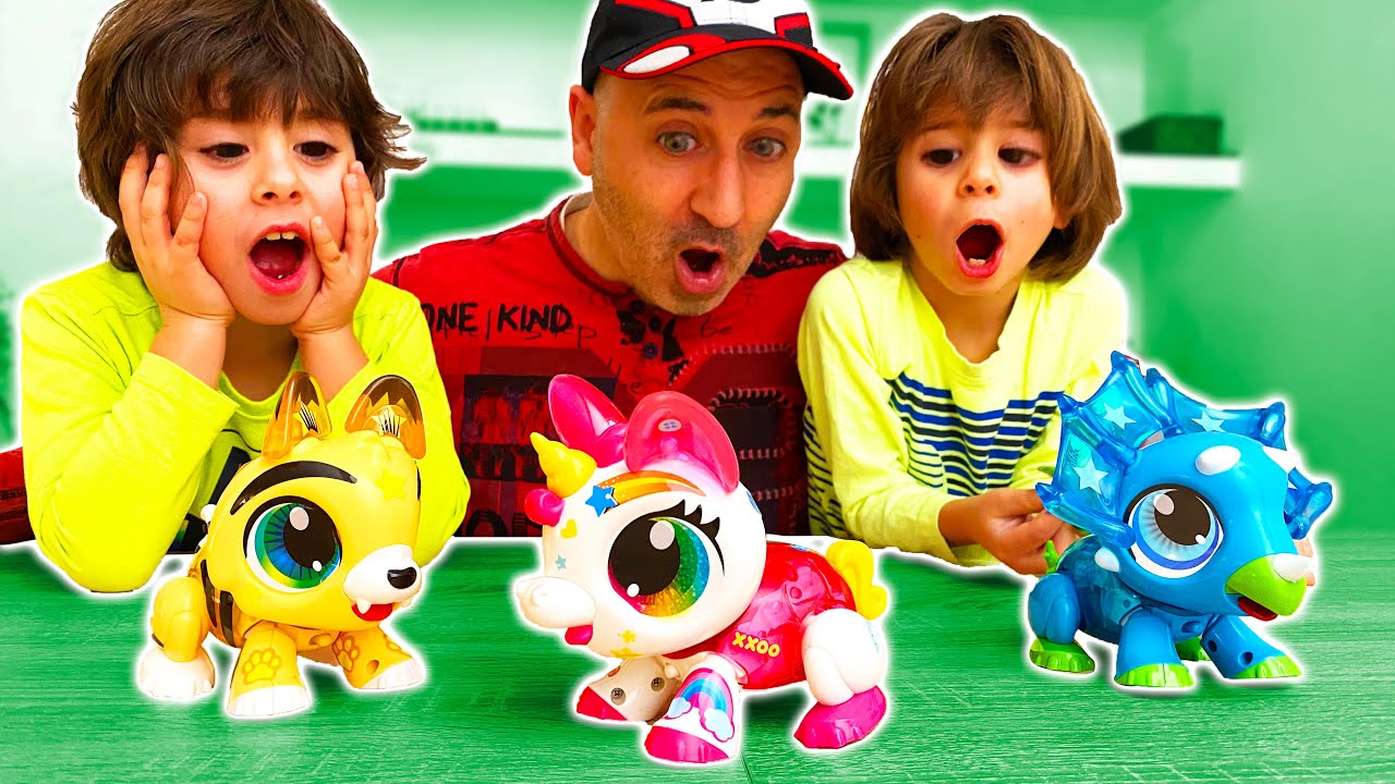 Carreras de ROBOTS con el Triceratops, Unicornio y Tigre de BUILD a BOT