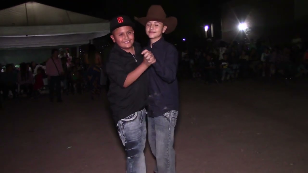 Daniel  y max.  fiesta en  laguna de san Vicente