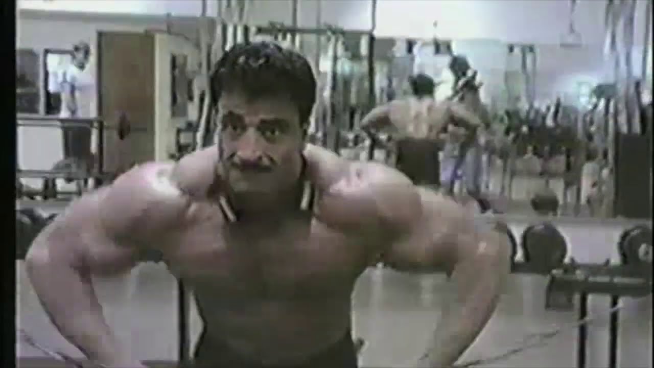 Samir Bannout 1985 - Posing and Training at the gym