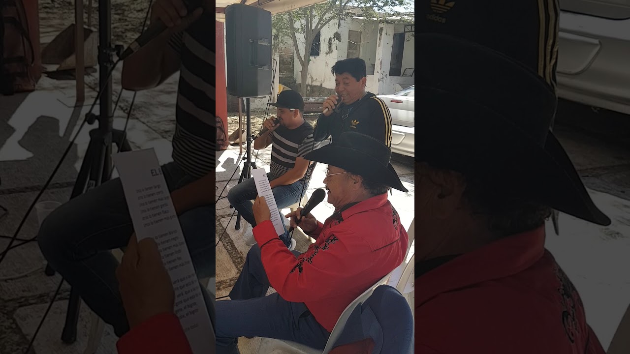 el bigote -Banda R-15 del korita González