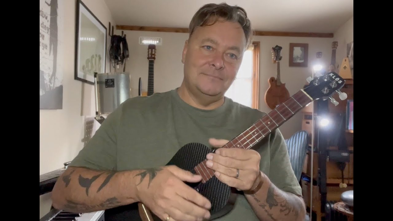 Klos Hybrid Carbon Fibre Ukulele Review by Andy Sankey