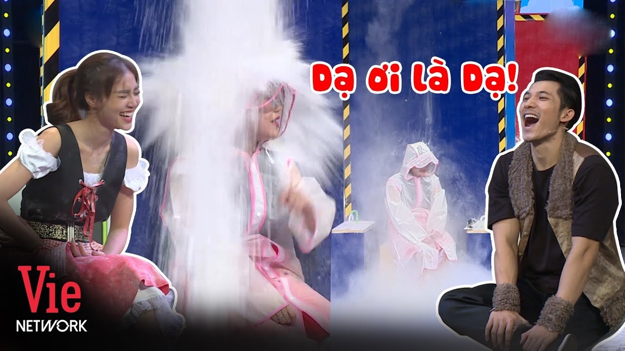 Lan Ngọc cười vô mặt người chị Lâm Vỹ Dạ không kịp trở tay hứng cả kí lô bột bay màu | 7NCX