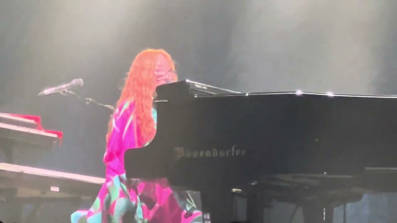 Tori Amos - Oysters/Carolina In My Mind (Charlotte, NC | 6-26-2023)