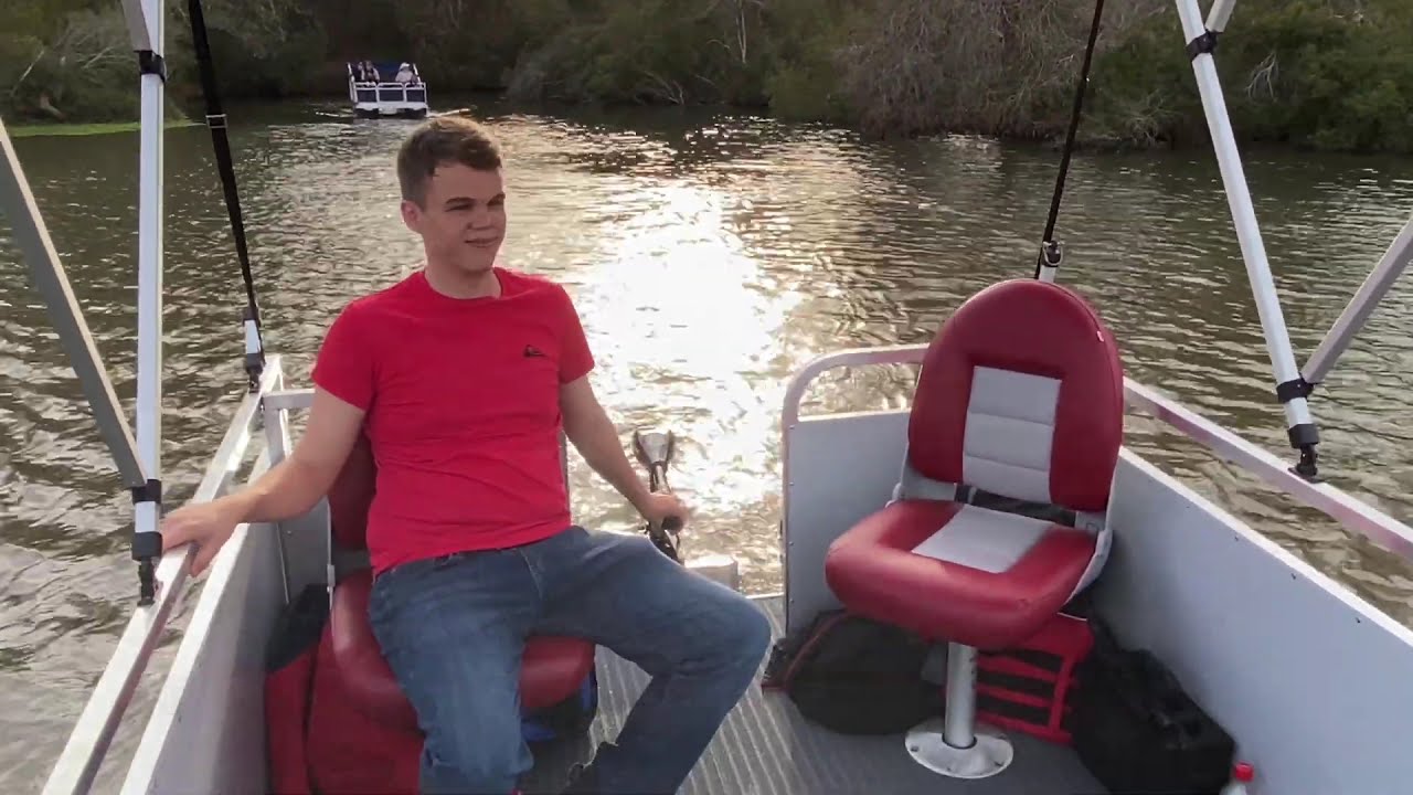 612 Laker Trolling Fisher Pontoon Boat
