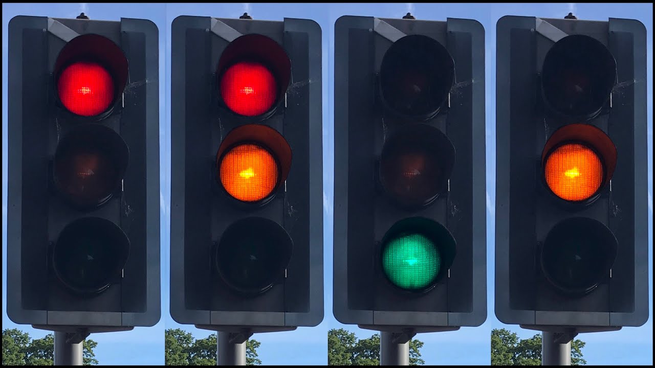 Norwich: Lakenham Road A146 J/O Ipswich Road, Siemens Helios & Plessey Automations Traffic Lights
