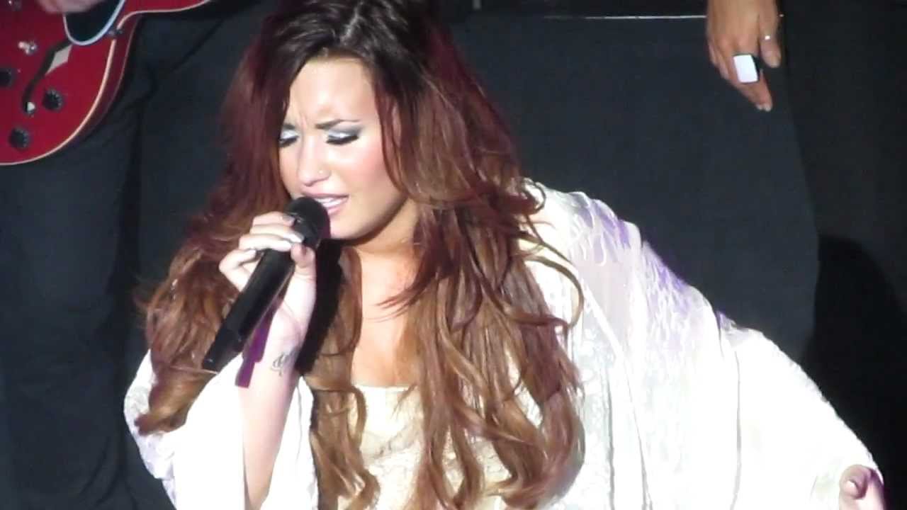 LIGHTWEIGHT - Demi Lovato, Hershey Theater 11/19/11