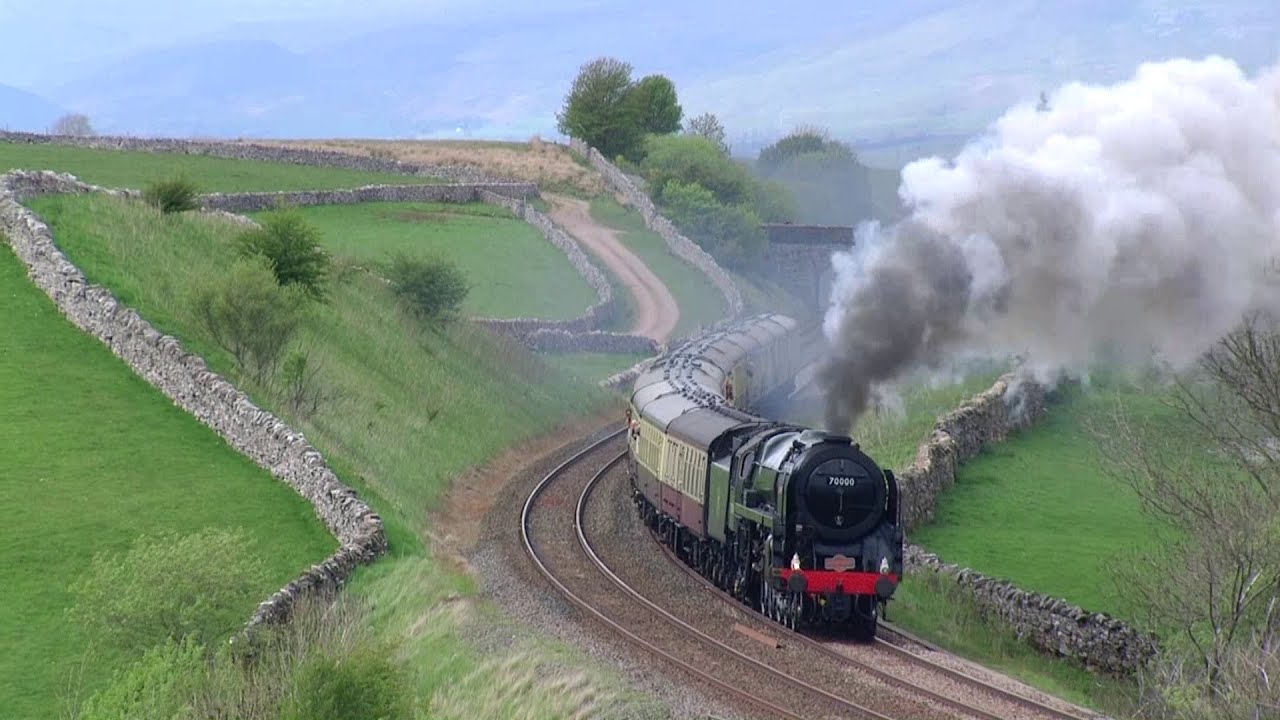 BR 70000 Britannia hunts down Galatea on the Cumbrian Fells Express 30/5/15.