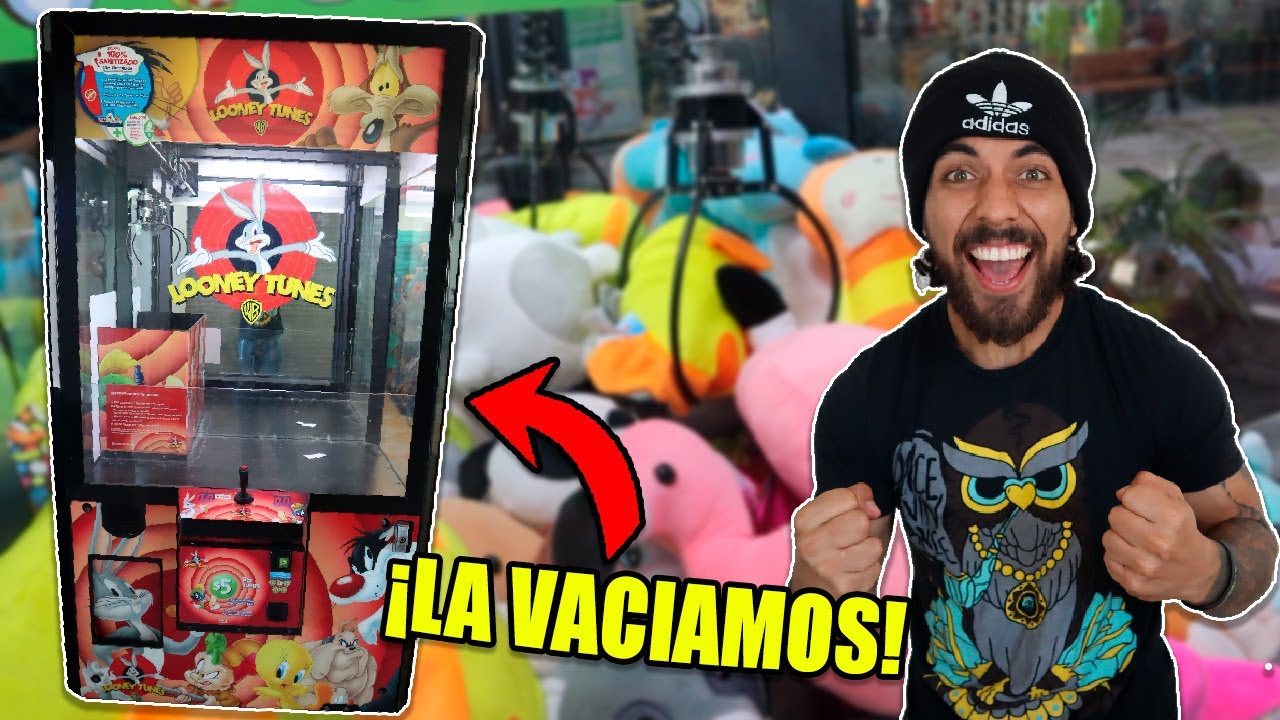 ¡VACIANDO UNA MÁQUINA DE PELUCHES!