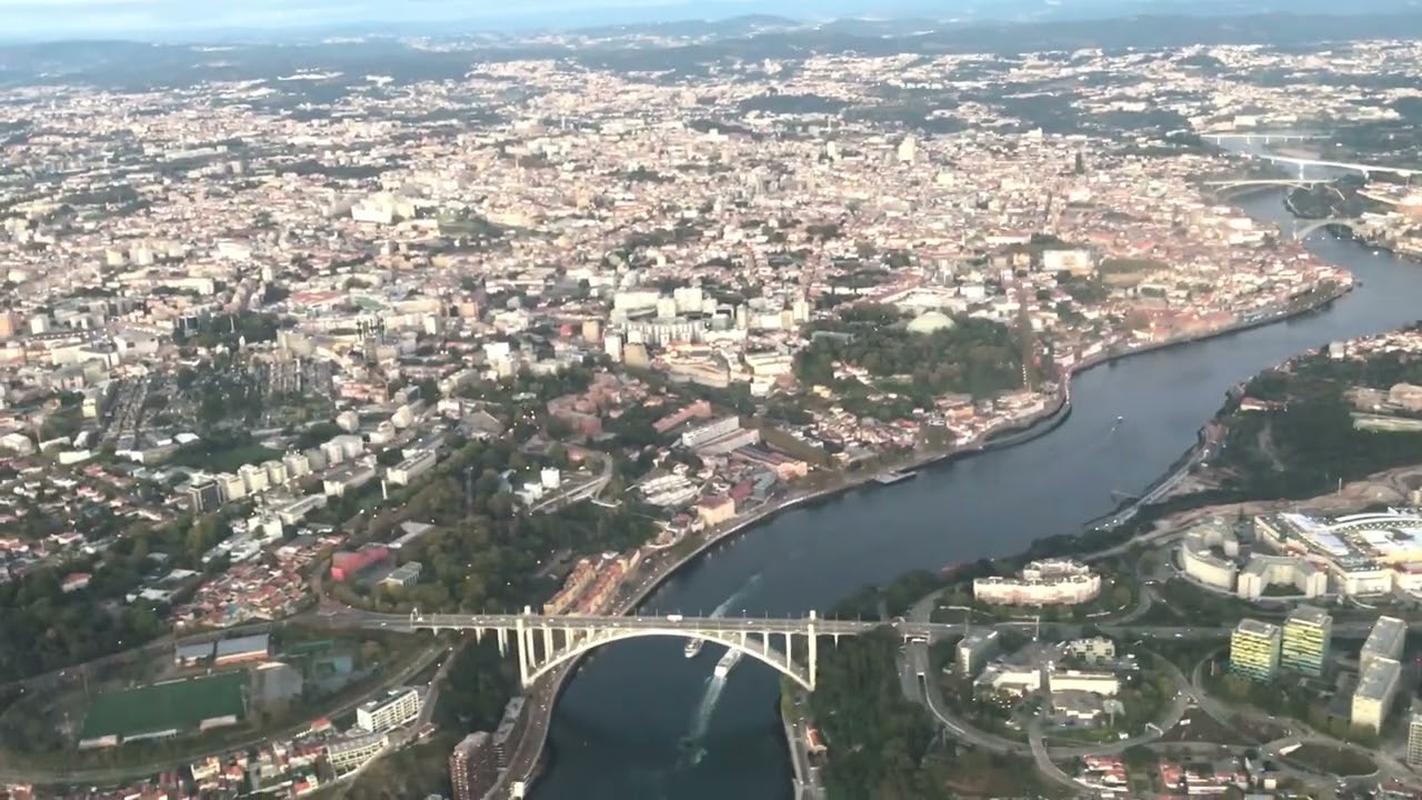 Landing at Porto international airport 240929 flight IB8744 MAD OPO