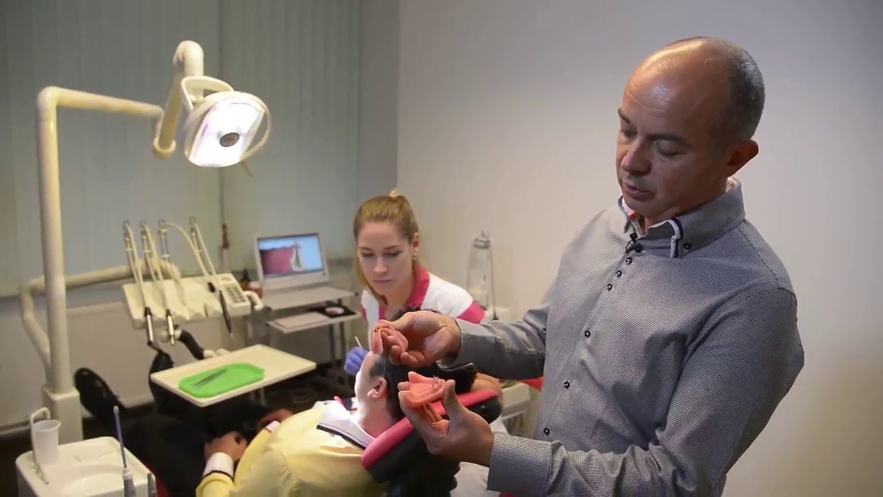 Fixfogsor® Protézisrögzítés - Több mint testőr interjú
