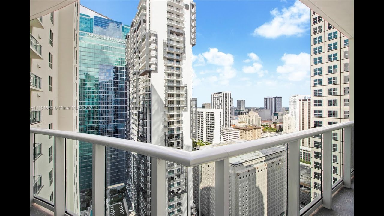 TXT 954-580-5655 FOR RENT 1B 1.5B 1 Car Garage in MET1 Novikov Restaurant Downtown