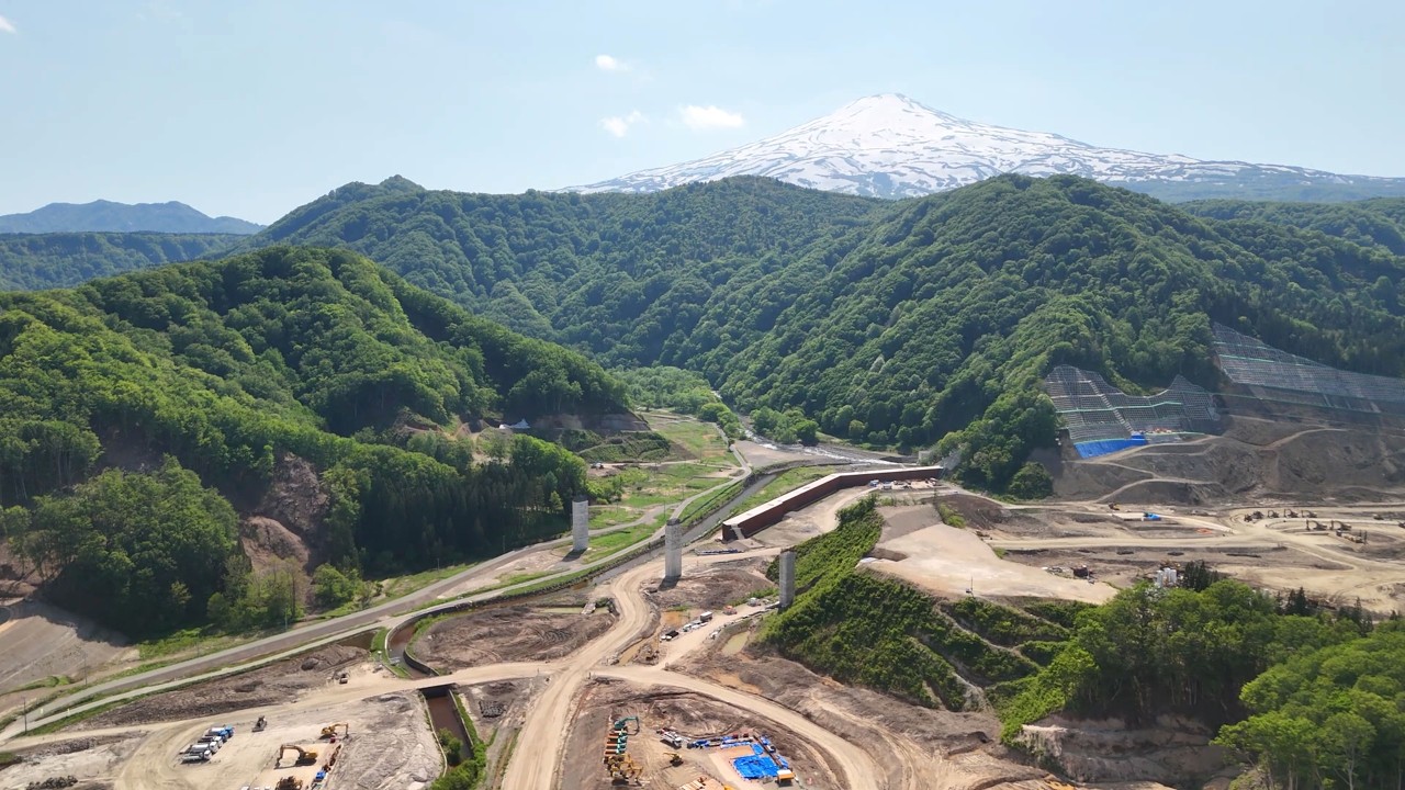 ２０２５年６月、ダム湖に沈む村をドローン映像(4K)に残す。2025年6月28日撮影。 #鳥海ダム #由利本荘市 #百宅 #子吉川 #鳥海山 #法体の滝 #air3 #akita #japan