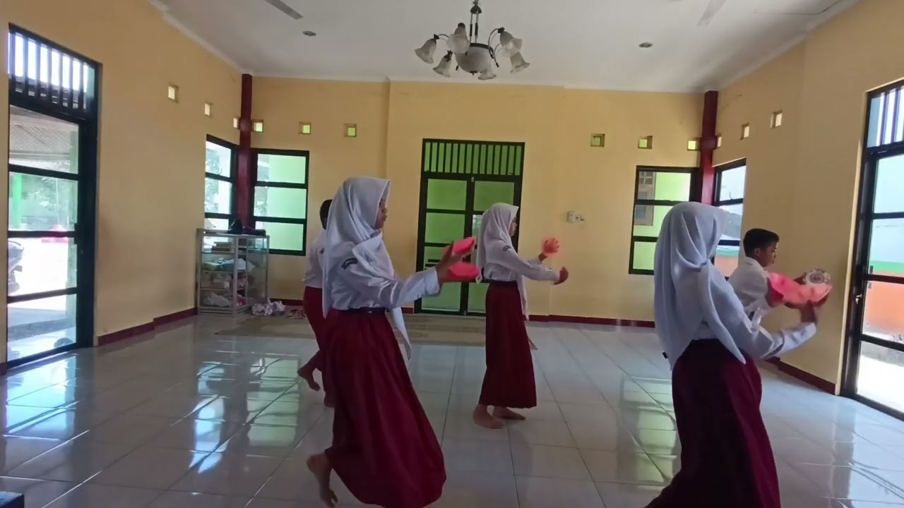 Tari Piring SD